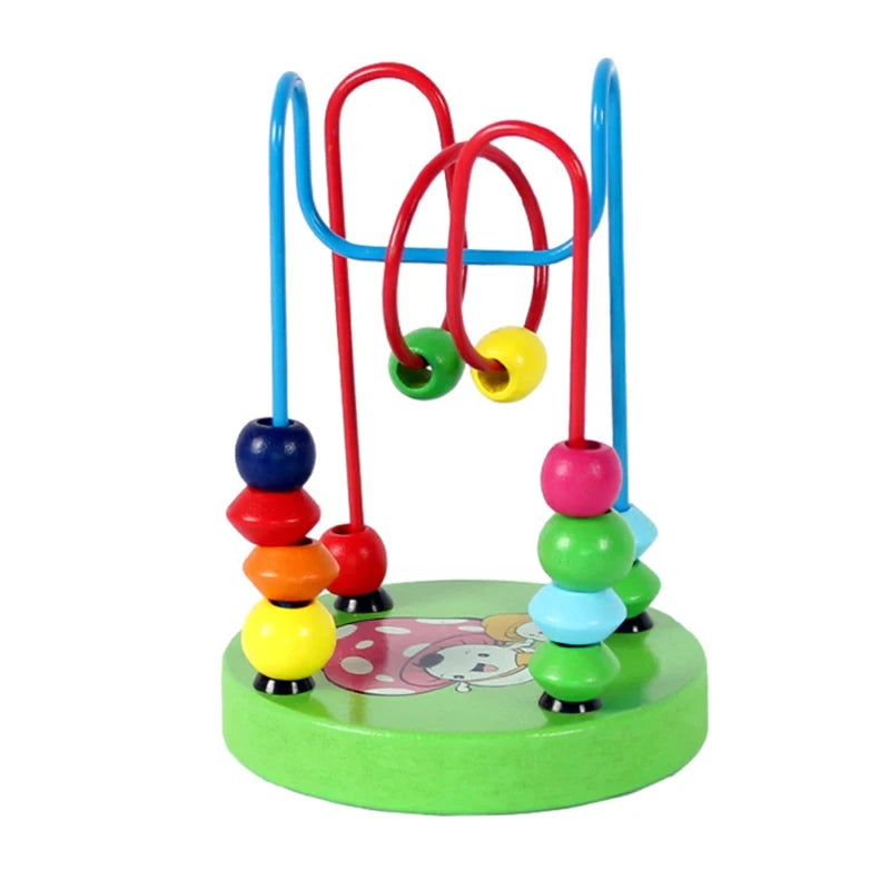 Este laberinto de cuentas de madera Montessori es mucho más que un simple juguete: ¡es una herramienta educativa esencial para el aprendizaje temprano de tu hijo!