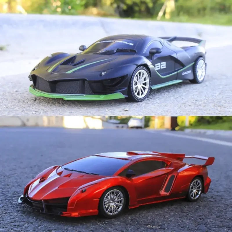 ¡El regalo perfecto para los pequeños amantes de la velocidad y la adrenalina! Presentamos el Coche de Deriva RC de alta velocidad, diseñado para ofrecer una experiencia de carreras realista y emocionante. Ideal para niños y niñas