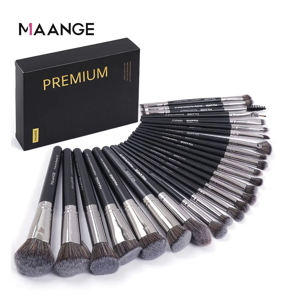 ¿Buscas un kit de maquillaje que tenga todo lo que necesitas para conseguir un look perfecto? El Kit de Brochas de Maquillaje MAANGE es la elección ideal, tanto si eres principiante como si eres un experto en maquillaje.