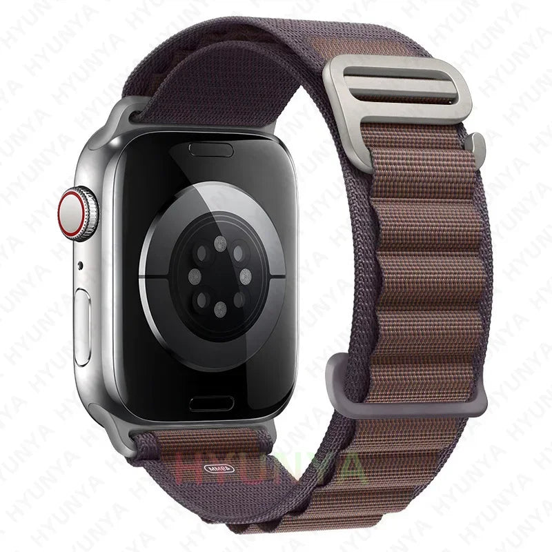Comodidad, resistencia y estilo para tu Apple Watch con la correa Alpine deportiva.
