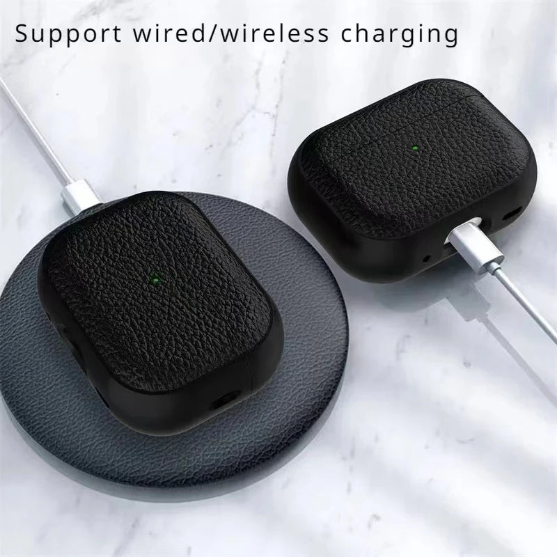 Dale a tus AirPods el mejor cuidado con esta funda de textura de cuero, diseñada para ofrecer protección, estilo y comodidad.