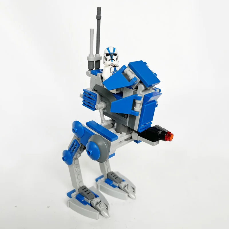 Set de bloques de construcción diseñado para los verdaderos fanáticos de Star Wars, ofreciéndote una experiencia de juego dinámica con mini figuras de acción y vehículos icónicos