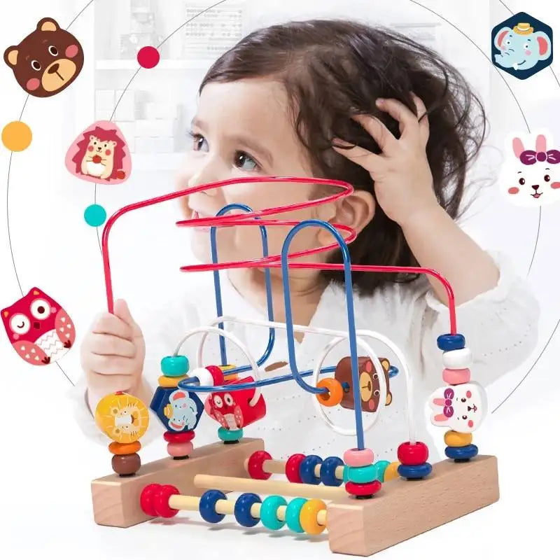 Este laberinto de cuentas de madera Montessori es mucho más que un simple juguete: ¡es una herramienta educativa esencial para el aprendizaje temprano de tu hijo!
