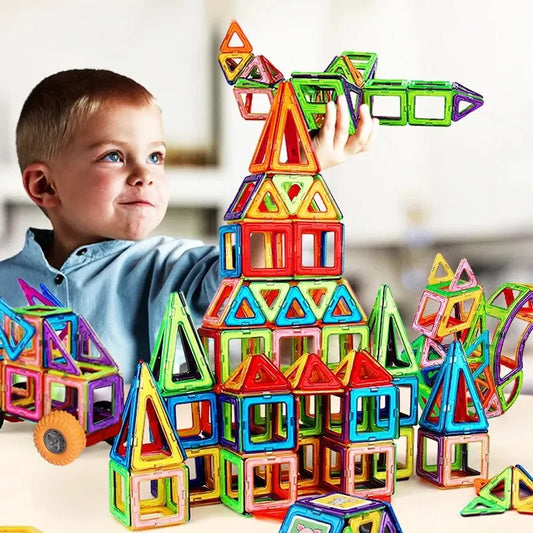 ¡Haz que tu hijo o hija descubra un mundo de posibilidades infinitas con nuestros Juguetes Magnéticos para Niños! Este set de bloques de construcción magnéticos de tamaño grande es el regalo perfecto para estimular la creatividad