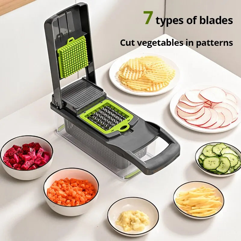 Transforma tu experiencia en la cocina con el Cortador Multifuncional 12 en 1 Verde y Negro! Diseñado para simplificar tu vida, este cortador es la herramienta definitiva para preparar frutas y verduras de manera rápida, eficiente y segura