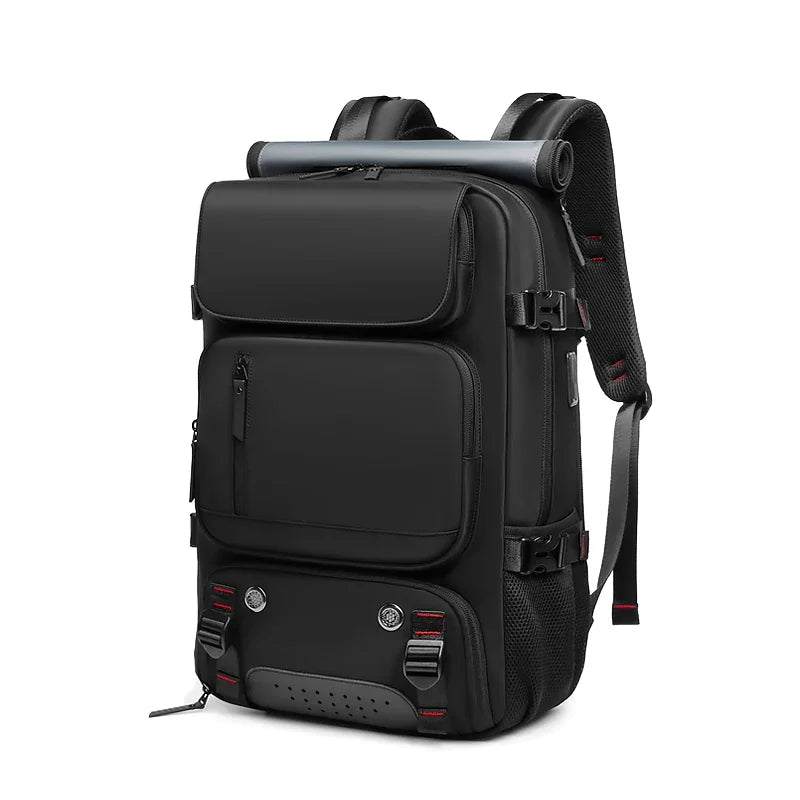 Lleva todo lo que necesites de forma segura y organizada con esta mochila resistente al agua diseñada para viajeros y ventureros.