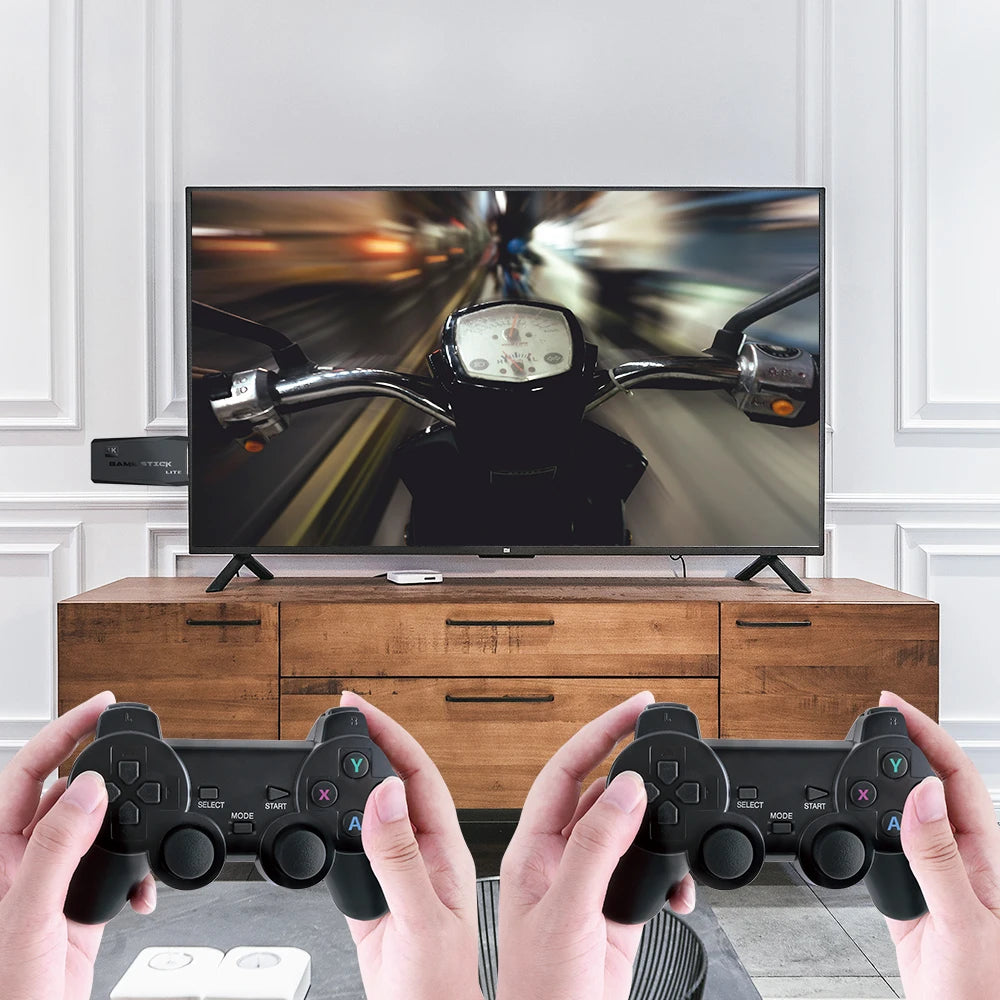 Revive la nostalgia de los clásicos de los videojuegos y disfruta de horas de diversión sin fin con la Consola de Videojuegos Portátil ,Esta consola es el regalo perfecto para los amantes de los juegos retro, con 20,000 juegos integrados