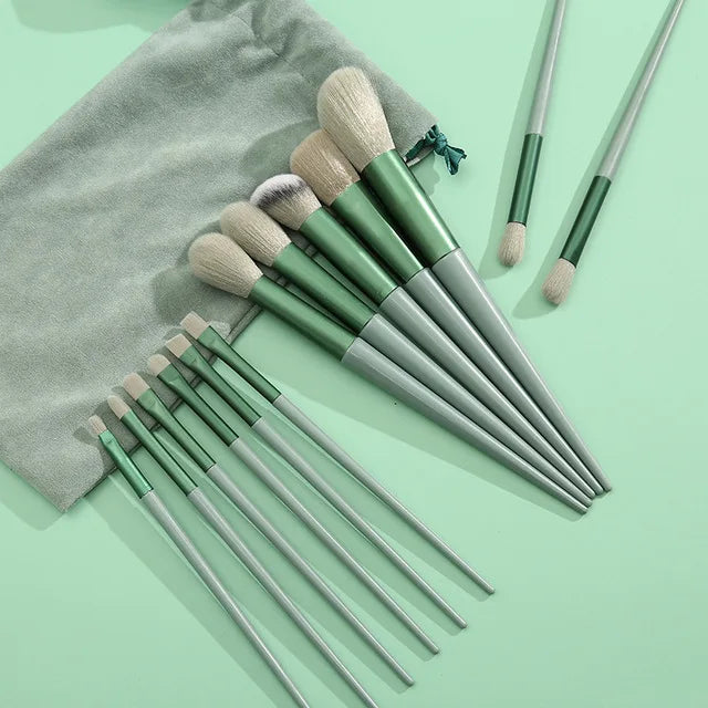 Dale un Toque Profesional y Elegante a tu Rutina de Maquillaje!