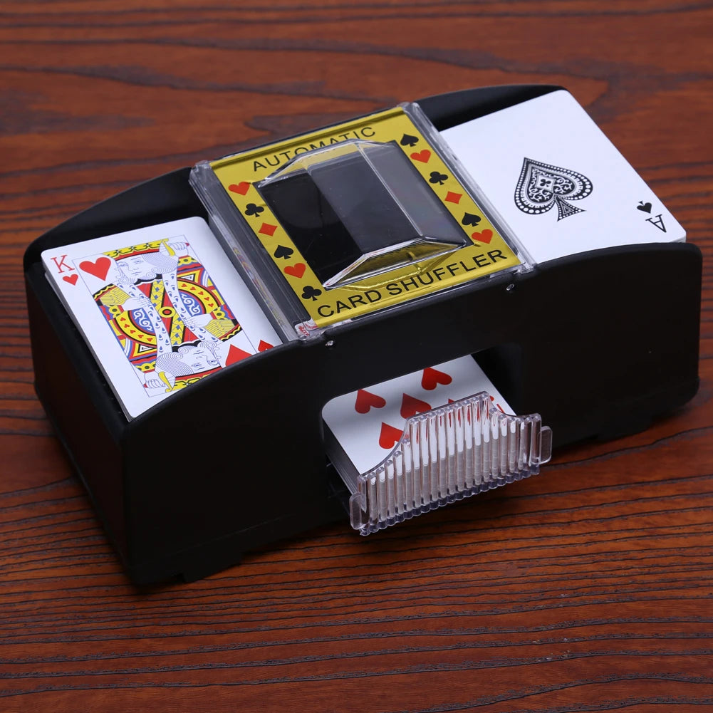 ¿Estás cansado de perder tiempo barajando las cartas entre cada ronda? Con nuestra Máquina Barajadora Automática de Cartas, puedes disfrutar más rápido de tus juegos favoritos, ya sea en casa, en un club o en reuniones