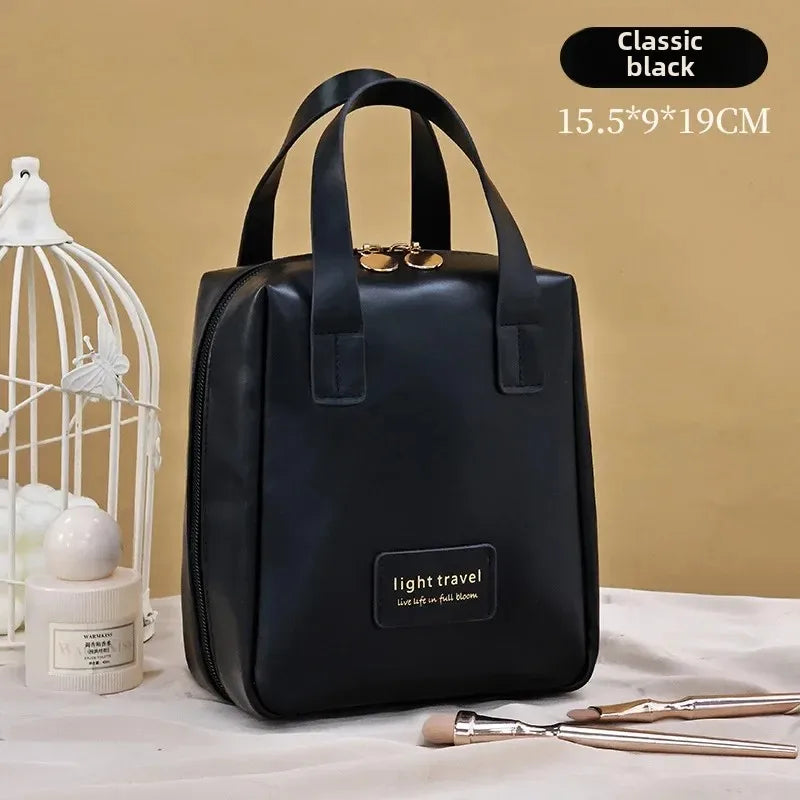 Organiza tu belleza con estilo y elegancia: Este Organizador de Maquillaje de Lujo es la solución perfecta para quienes buscan practicidad, diseño y durabilidad en un solo producto. Ideal para el uso diario o tus viajes