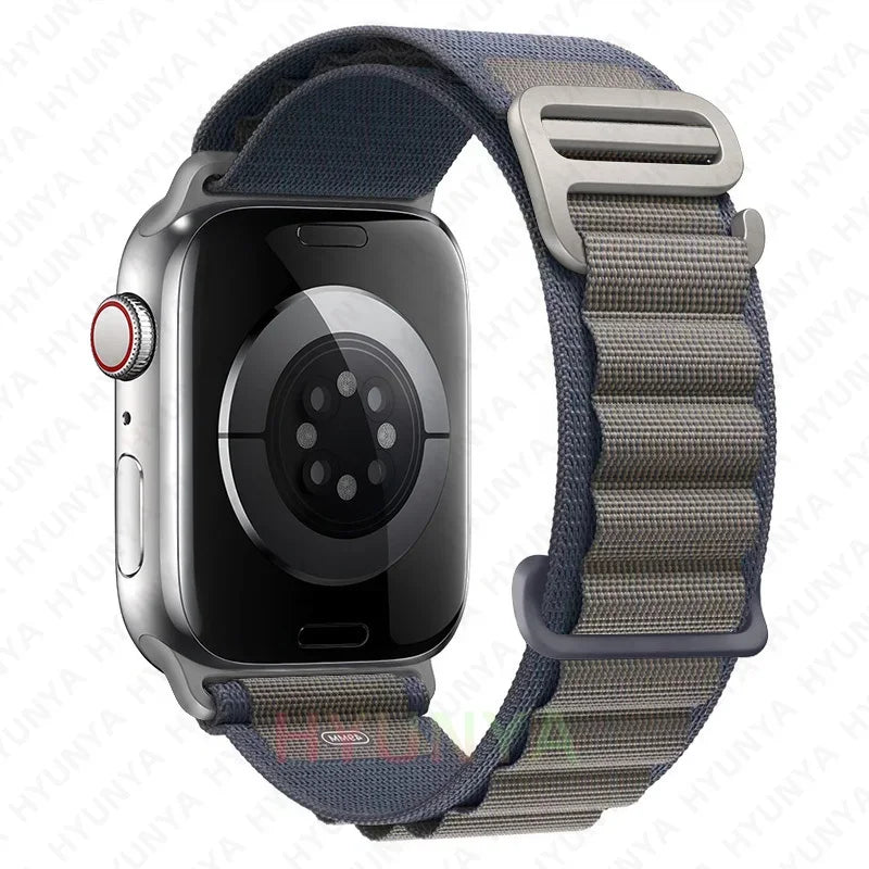 Comodidad, resistencia y estilo para tu Apple Watch con la correa Alpine deportiva.
