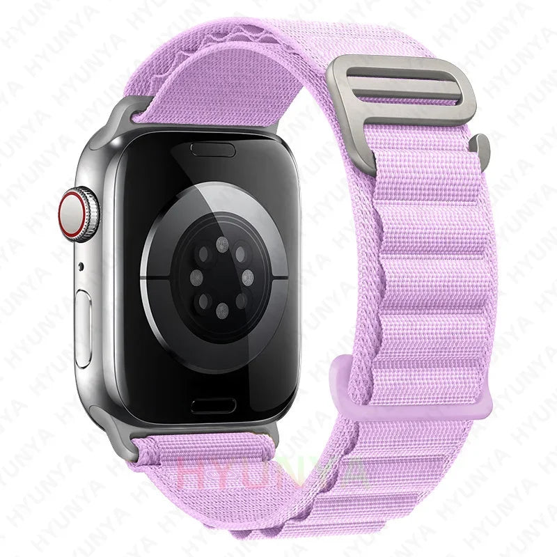 Comodidad, resistencia y estilo para tu Apple Watch con la correa Alpine deportiva.