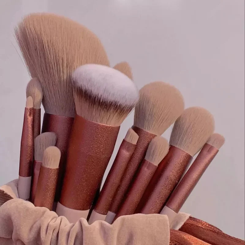 Dale un Toque Profesional y Elegante a tu Rutina de Maquillaje!