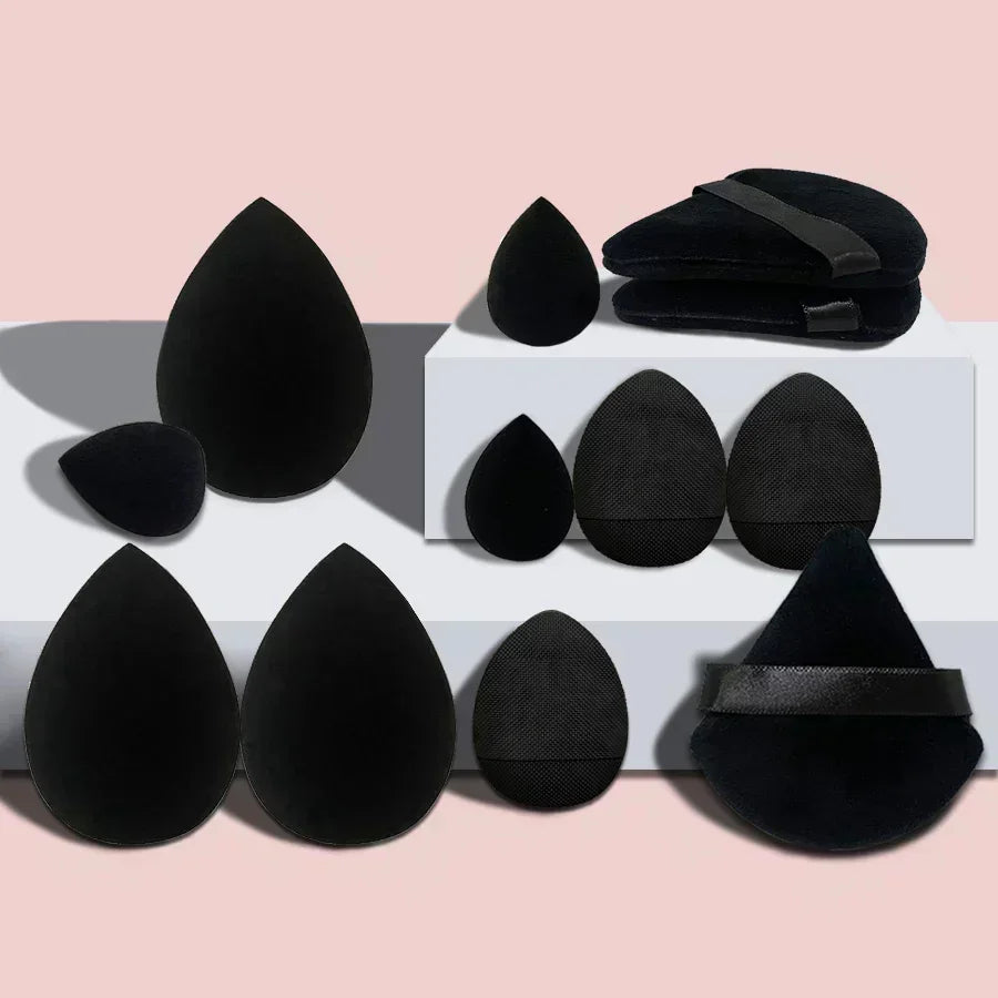 Luce un maquillaje impecable con estas esponjas de maquillaje, ideales para aplicar y mezclar productos como base, contorno, corrector y polvo. Con un diseño supersuave y una textura que se adapta perfectamente a tu piel(tenemos en diferentes colores)