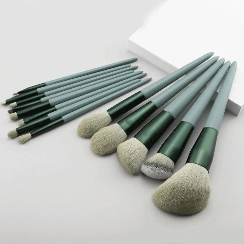 Dale un Toque Profesional y Elegante a tu Rutina de Maquillaje!
