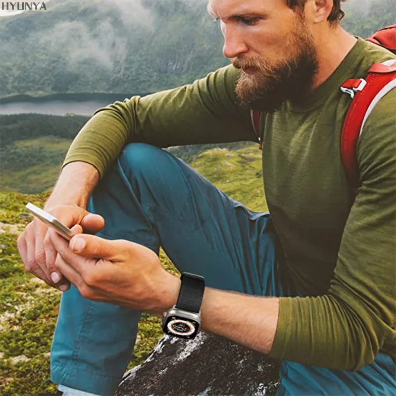 Comodidad, resistencia y estilo para tu Apple Watch con la correa Alpine deportiva.