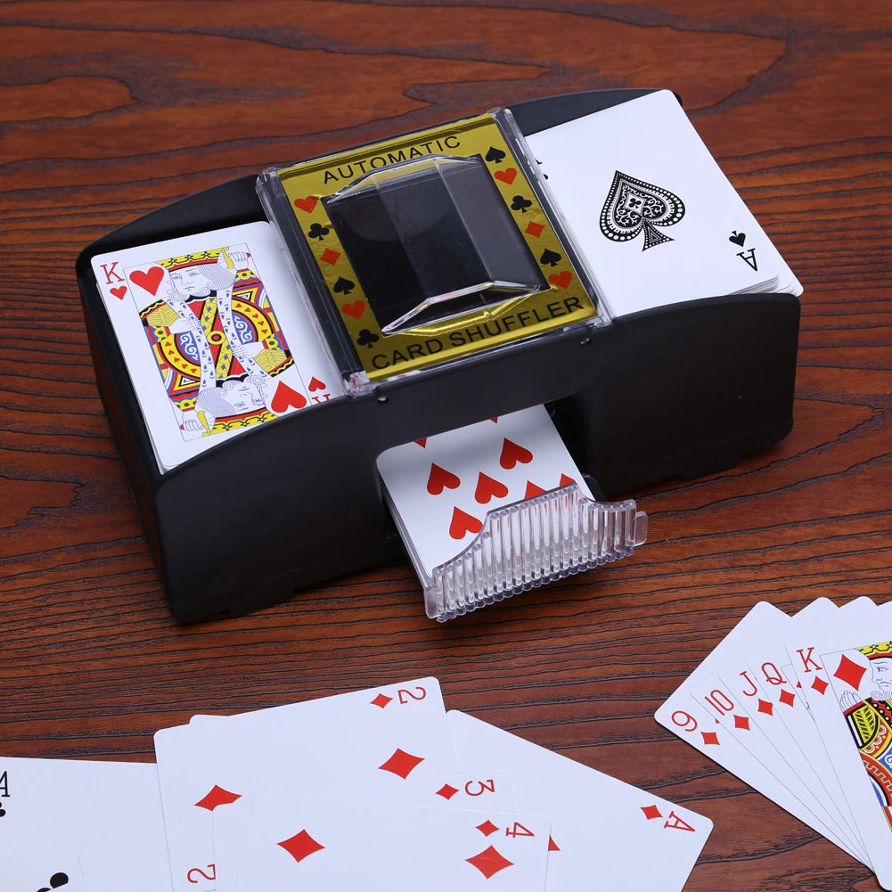 ¿Estás cansado de perder tiempo barajando las cartas entre cada ronda? Con nuestra Máquina Barajadora Automática de Cartas, puedes disfrutar más rápido de tus juegos favoritos, ya sea en casa, en un club o en reuniones