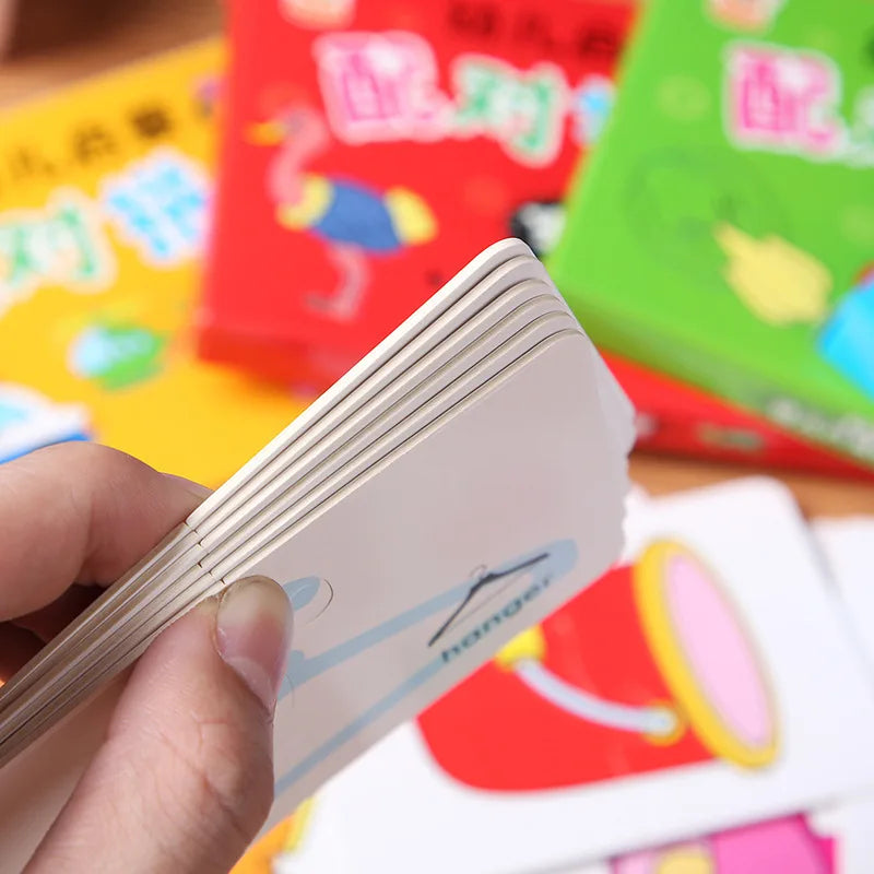 ¿Quieres que tu hijo aprenda mientras se divierte? 32 tarjetas Montessori para esimular la creatividad y memoria.