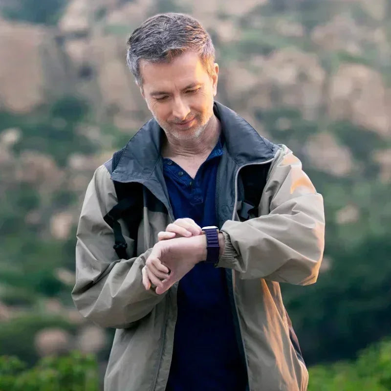 Comodidad, resistencia y estilo para tu Apple Watch con la correa Alpine deportiva.