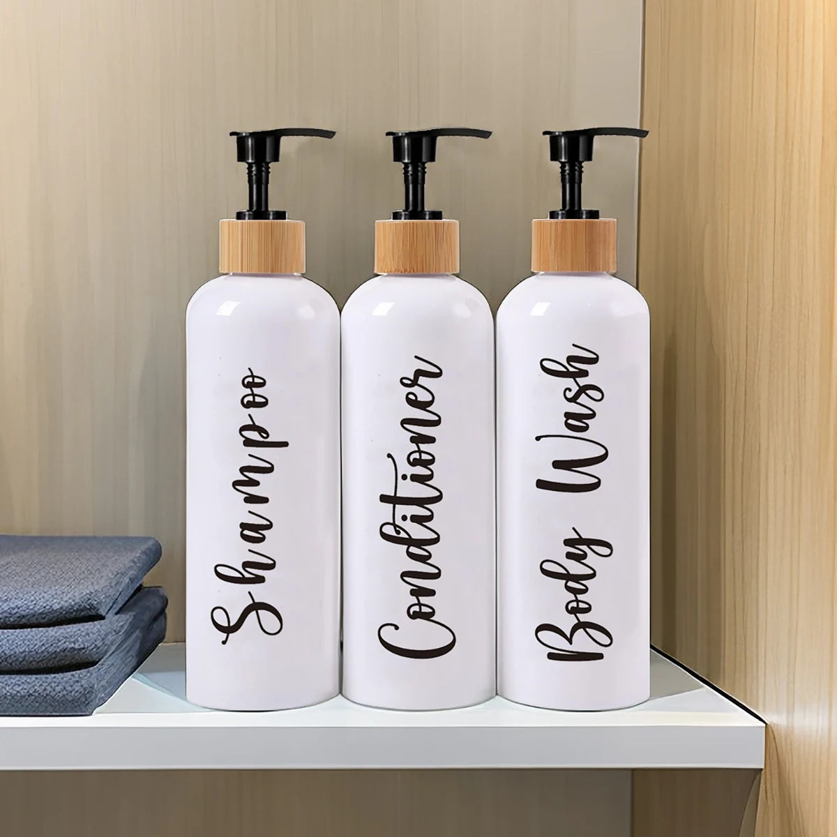 Organización y Elegancia en tu baño con este set de dispensadores recargables!