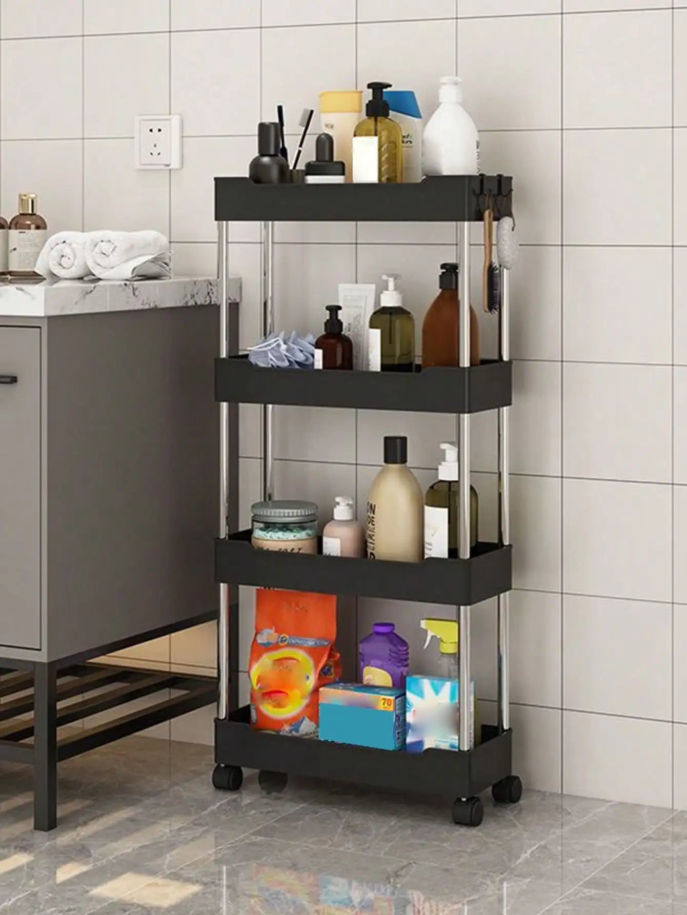 Aprovecha cada rincón de tu hogar con este estante móvil multiusos.