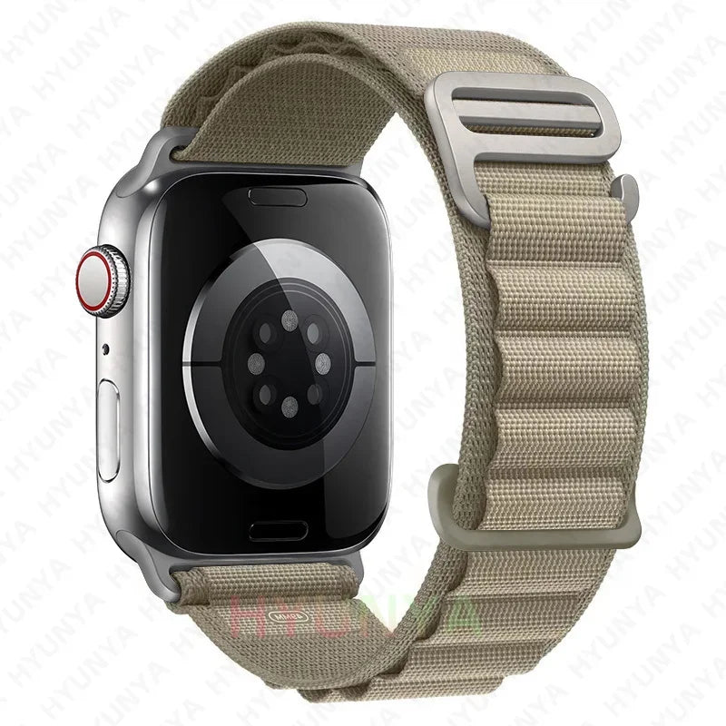 Comodidad, resistencia y estilo para tu Apple Watch con la correa Alpine deportiva.