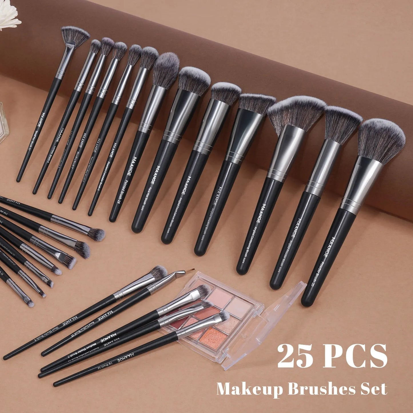 ¿Buscas un kit de maquillaje que tenga todo lo que necesitas para conseguir un look perfecto? El Kit de Brochas de Maquillaje MAANGE es la elección ideal, tanto si eres principiante como si eres un experto en maquillaje.