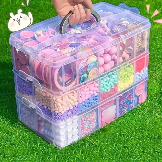 Mantén tus objetos pequeños organizados y al alcance de la mano con esta caja organizadora apilable de 3 niveles. Con 18 compartimentos ajustables, este contenedor de plástico transparente es perfecto para guardar desde juguetes, hasta joyas