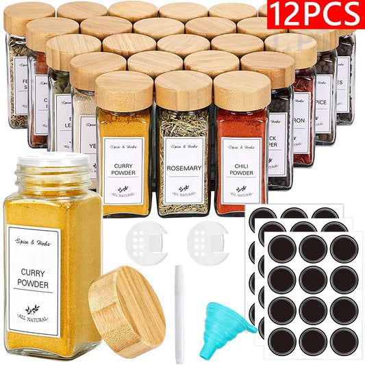 Dale a tu cocina un toque moderno y organizado con nuestros Frascos de Vidrio con Tapa de Bambú para Especias. Este set de 5 o 12 frascos es perfecto para almacenar tus condimentos, sal, pimienta, semillas, hierbas y más.