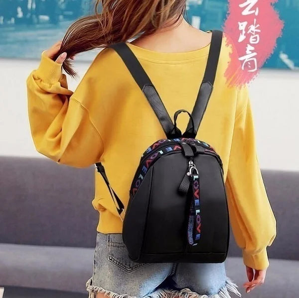 Mochila Casual LOVE-Estilo, Comodidad y Versatilidad. Lleva tu estilo a otro nivel.