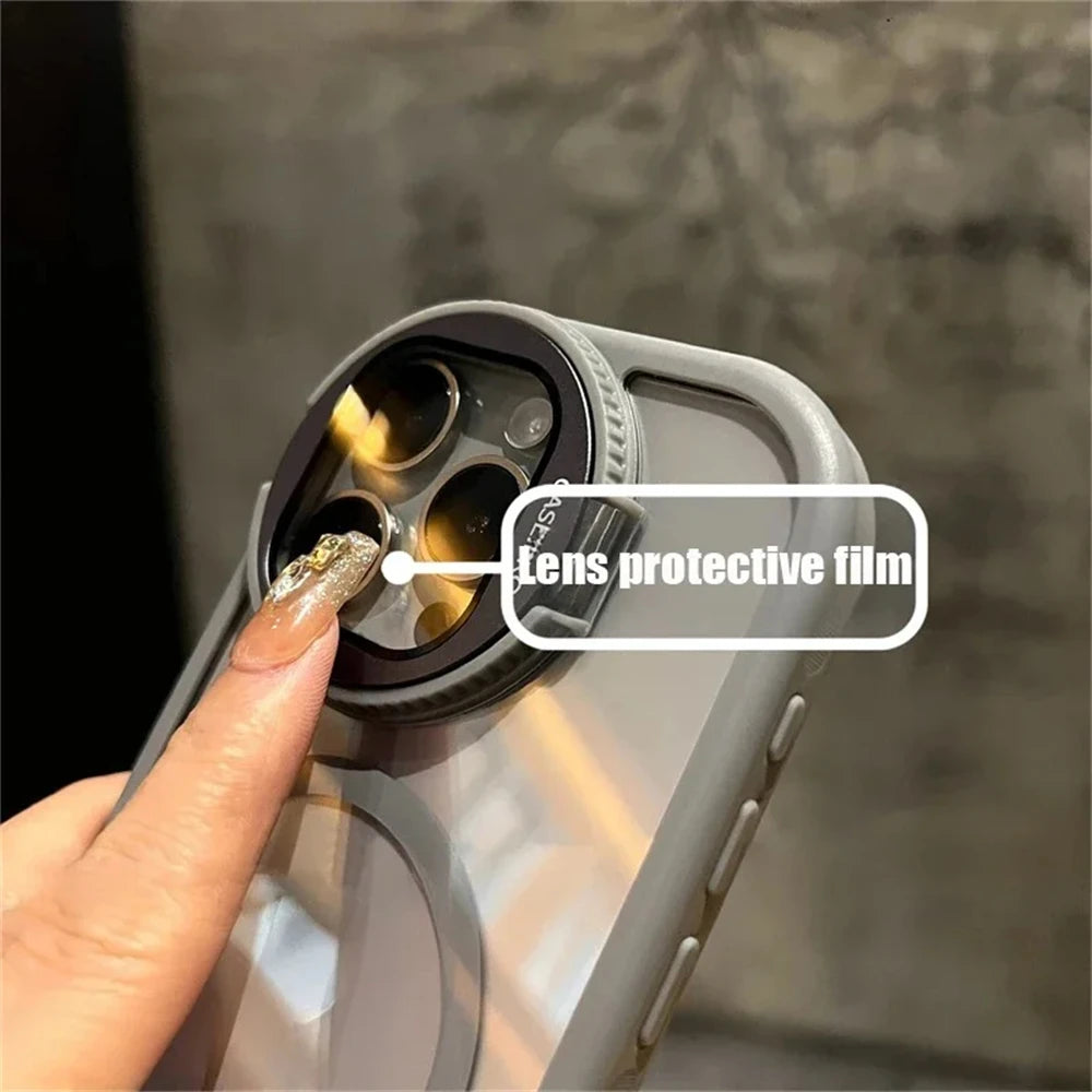 Protege lo más valioso de tu iPhone: Soporte con tapa para lente y MagSafe integrado.