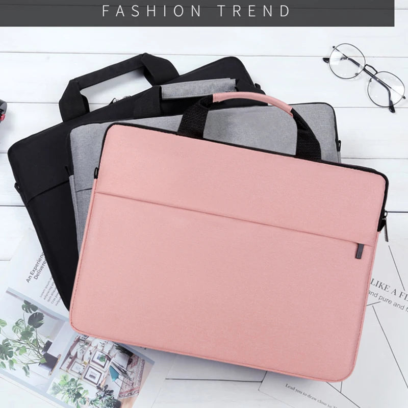 Lleva tu Lap top segura y con estilo con esta funda premium. Protección, Estilo y Comodidad en un Solo Producto.