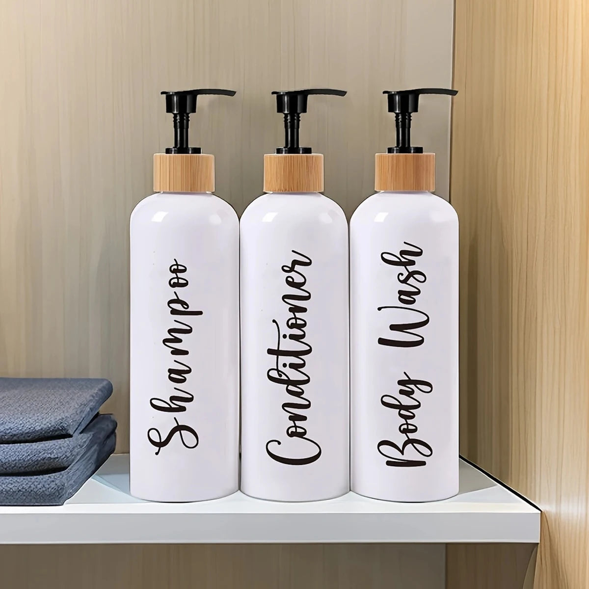 Organización y Elegancia en tu baño con este set de dispensadores recargables!
